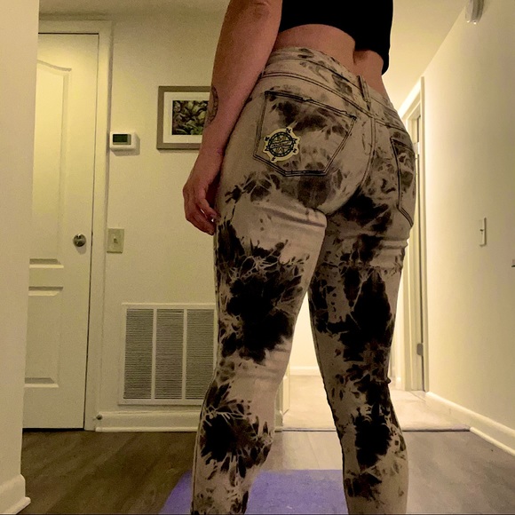 Bleach Dyed High Waisted Button Up Jeans - Picture 4 of 5